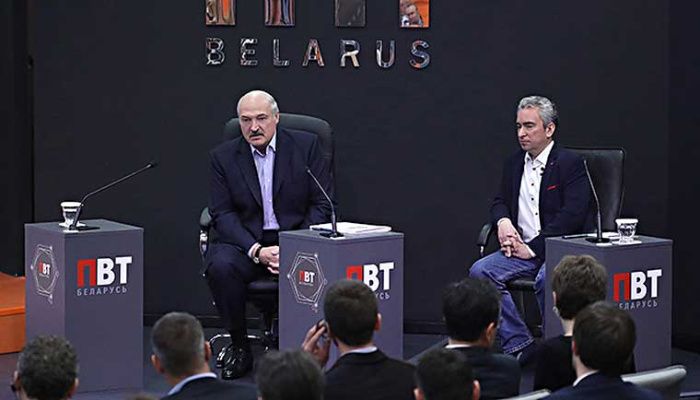 Лукашенко поручил правительству принять решение о создании в Беларуси министерства цифровой экономики