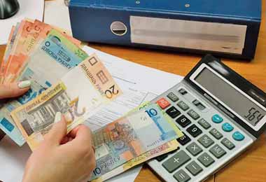 Лукашенко планирует оказать финансовую помощь отдельным бюджетникам