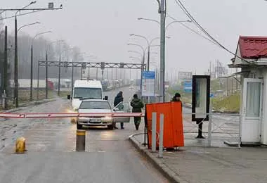 В связи неблагоприятной эпидемиологической ситуацией, вызванной распространением коронавирусной инфекции COVID-19, снова продлены сроки установленных ранее ограничений при пересечении границы Литвы и Латвии. Об этом сообщает пресс-служба Государственного пограничного комитета Беларуси.