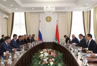 Беларусь продолжит интенсификации двусторонних контактов с регионами России — Головченко