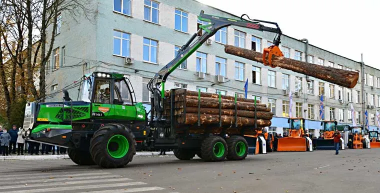 Амкодор представил новинки лесозаготовительной техники и собственную элементную базу