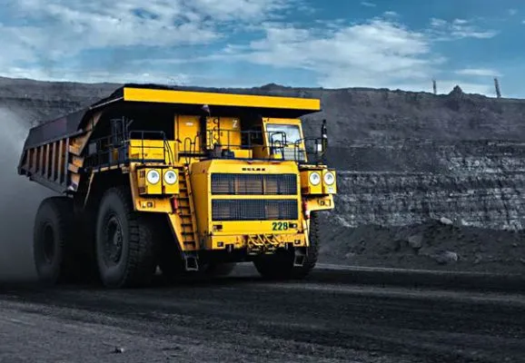 БелАЗ поставил 18 карьерных самосвалов в Хакасию и Хабаровский край