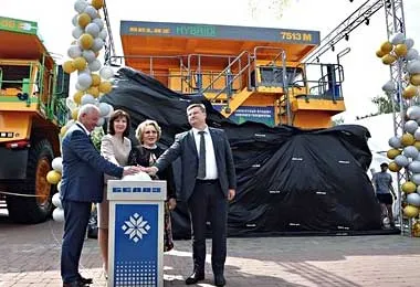 БелАЗ представил новый гибридный самосвал с инновационной схемой работы