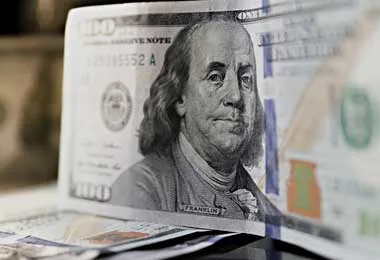 Белорусский рубль снова ослаб к доллару и китайскому юаню на открытии торгов БВФБ 13 декабря