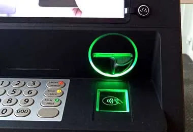 Беларусбанк представил банкоматы с бесконтактной технологией Contactless
