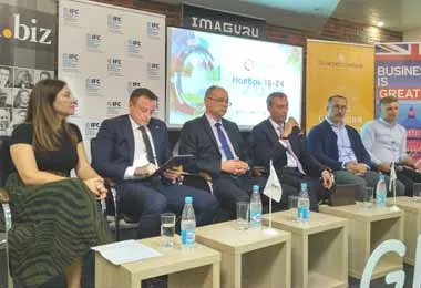 На фото (слева направо): менеджер проектов экономики и бизнеса Агентства США по международному развитию USAID Анастасия Гламбоцкая, исполнительный директор ОАО «Банк БелВЭБ» Виктор Апанасик, замминистра экономики Беларуси Дмитрий Матусевич, заместитель председателя правления ОАО «Банк развития Республики Беларусь» Иван Вареница, начальник управления малого и среднего бизнеса Департамента корпоративного бизнеса ОАО «Белагропромбанк» Дмитрий Примак, PR-менеджер GEW Belarus Дмитрий Буренкин. На фото (слева направо): менеджер проектов экономики и бизнеса Агентства США по международному развитию USAID Анастасия Гламбоцкая, исполнительный директор ОАО «Банк БелВЭБ» Виктор Апанасик, замминистра экономики Беларуси Дмитрий Матусевич, заместитель председателя правления ОАО «Банк развития Республики Беларусь» Иван Вареница, начальник управления малого и среднего бизнеса Департамента корпоративного бизнеса ОАО «Белагропромбанк» Дмитрий Примак, PR-менеджер GEW Belarus Дмитрий Буренкин.