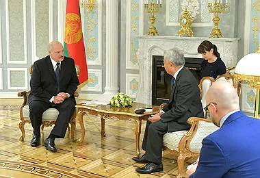 Лукашенко предлагает Азиатскому банку инфраструктурных инвестиций вложиться в развитие дорожной сети Беларуси