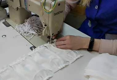 Беллегпром временно перепрофилирует свои предприятия для пошива медицинских масок