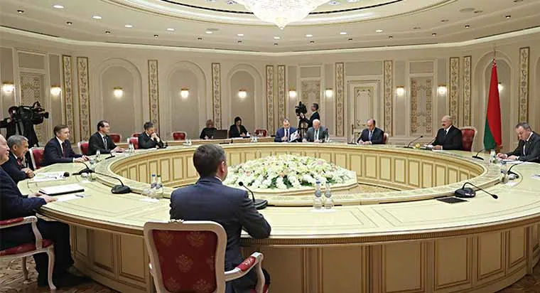 Беларуси и Татарстану необходимо искать новые точки роста в развитии сотрудничества — Лукашенко Беларуси и Татарстану необходимо искать новые точки роста в развитии сотрудничества — Лукашенко