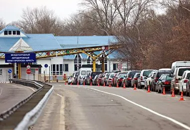 Более 5,8 тыс автомобилей скопилось в очереди на въезд в ЕС — Госпогранкомитет