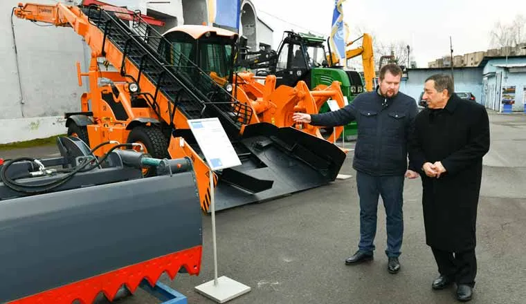 Амкодор подписал контракт на поставку своей техники в Египет на сумму более 400 тыс долл Амкодор подписал контракт на поставку своей техники в Египет на сумму более 400 тыс долл