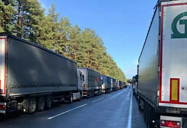 Госпогранкомитет фиксирует существенные очереди фур на въезд в Литву