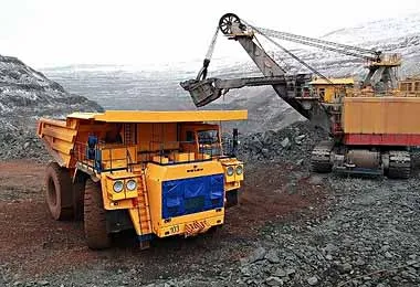 БелАЗ запустил в эксплуатацию еще один 240-тонный самосвала в Курской области