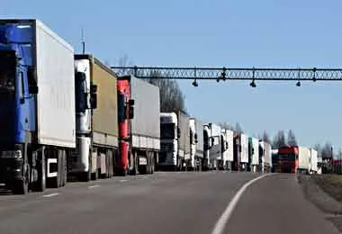 Госпогранкомитет фиксирует существенный рост очередей автотранспорта на въезд в ЕС
