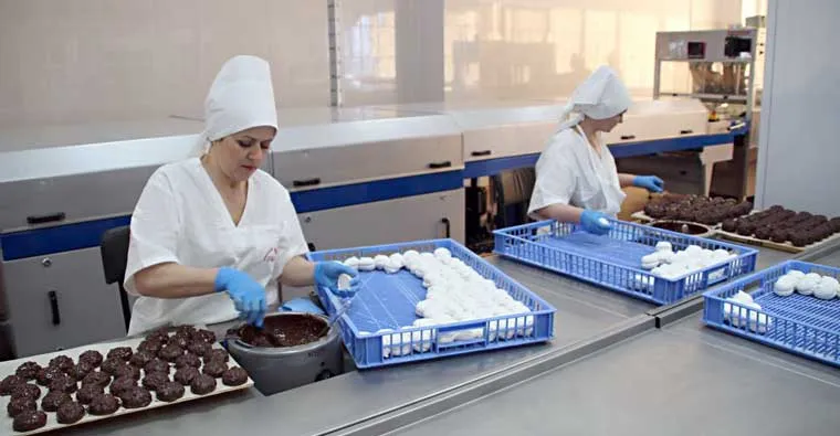 «Красный пищевик» открыл обновленный участок ручной глазировки зефира «Красный пищевик» открыл обновленный участок ручной глазировки зефира