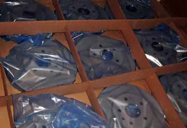 Незаконный ввоз тормозных дисков из Польши пресекли белорусские таможенники