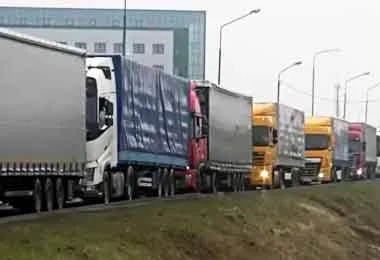 Более 2 тыс автомобилей ожидают въезда в ЕС — Госпогранкомитет