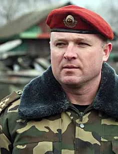 Юрий Назаренко назначен командующим внутренними войсками Беларуси Юрий Назаренко назначен командующим внутренними войсками Беларуси