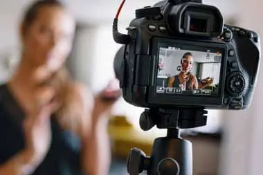 МНС разъяснило порядок налогообложения доходов блогеров