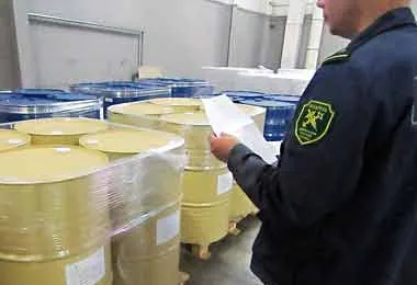 Нелегальный ввоз крупной партии косметического масла из Польши пресекли белорусские таможенники