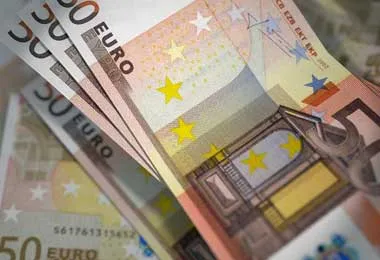 Курс евро заметно вырос на открытии торгов БВФБ 18 марта